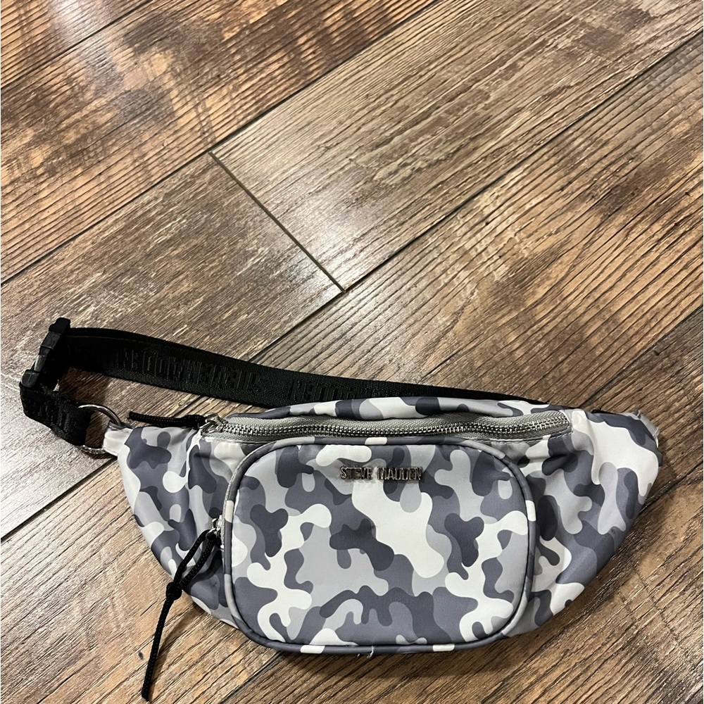 Steve Madden Fanny pack